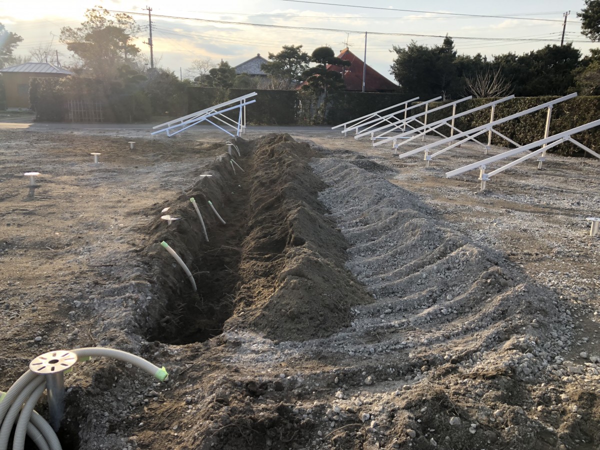 茂原市　M様邸　カナディアンソーラー野立て