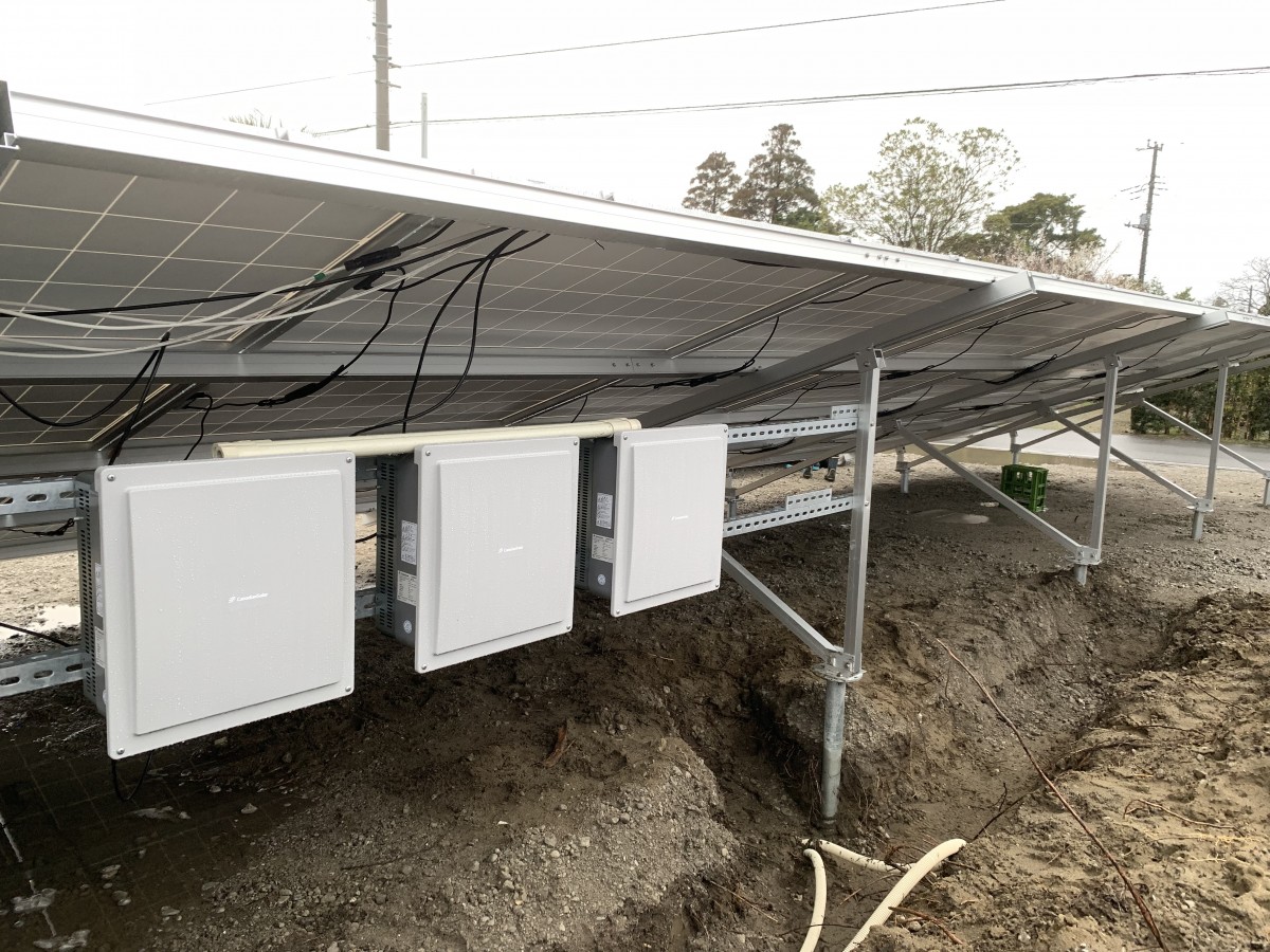 茂原市　M様邸　カナディアンソーラー野立て