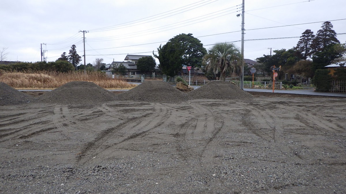 茂原市　M様邸　カナディアンソーラー野立て