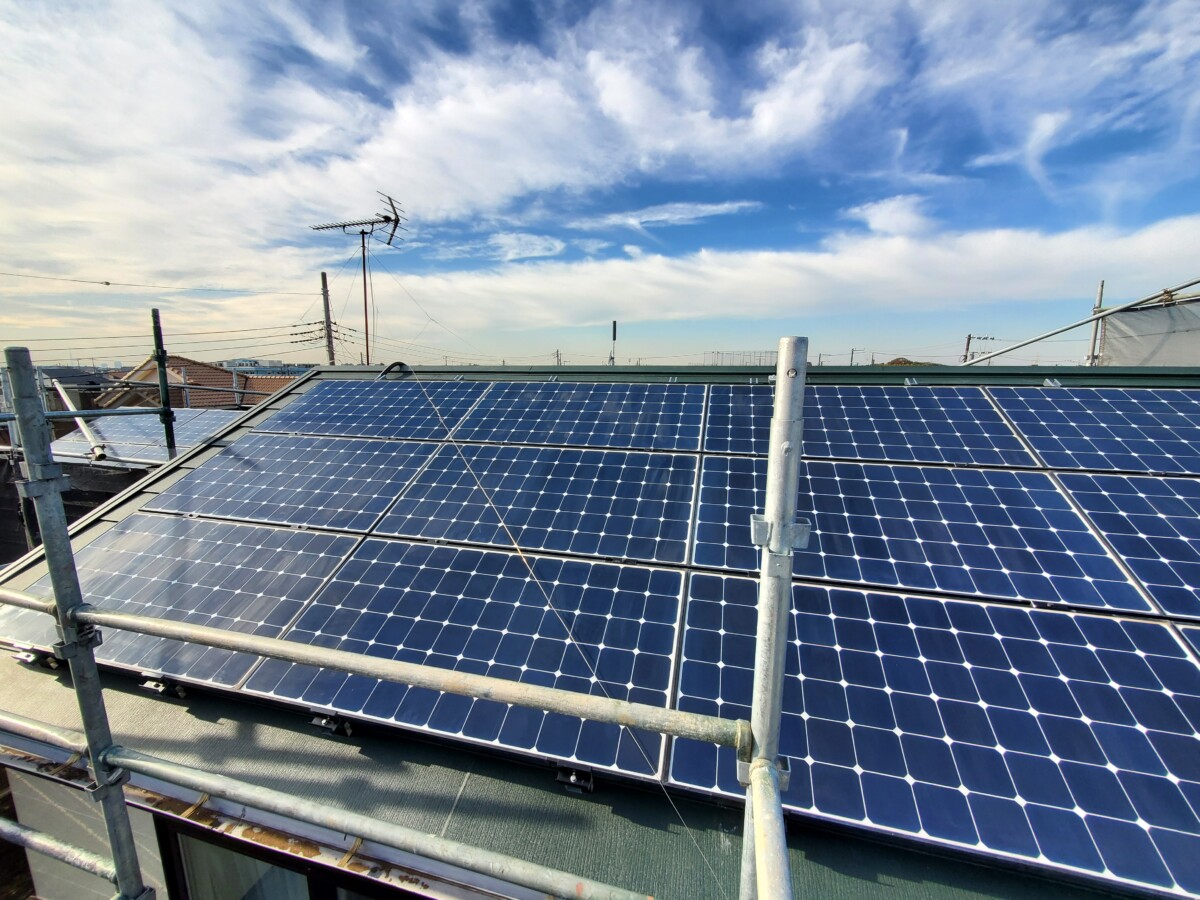 茨城県守谷市　屋根カバーに伴う太陽光パネル取り外し・再設置工事