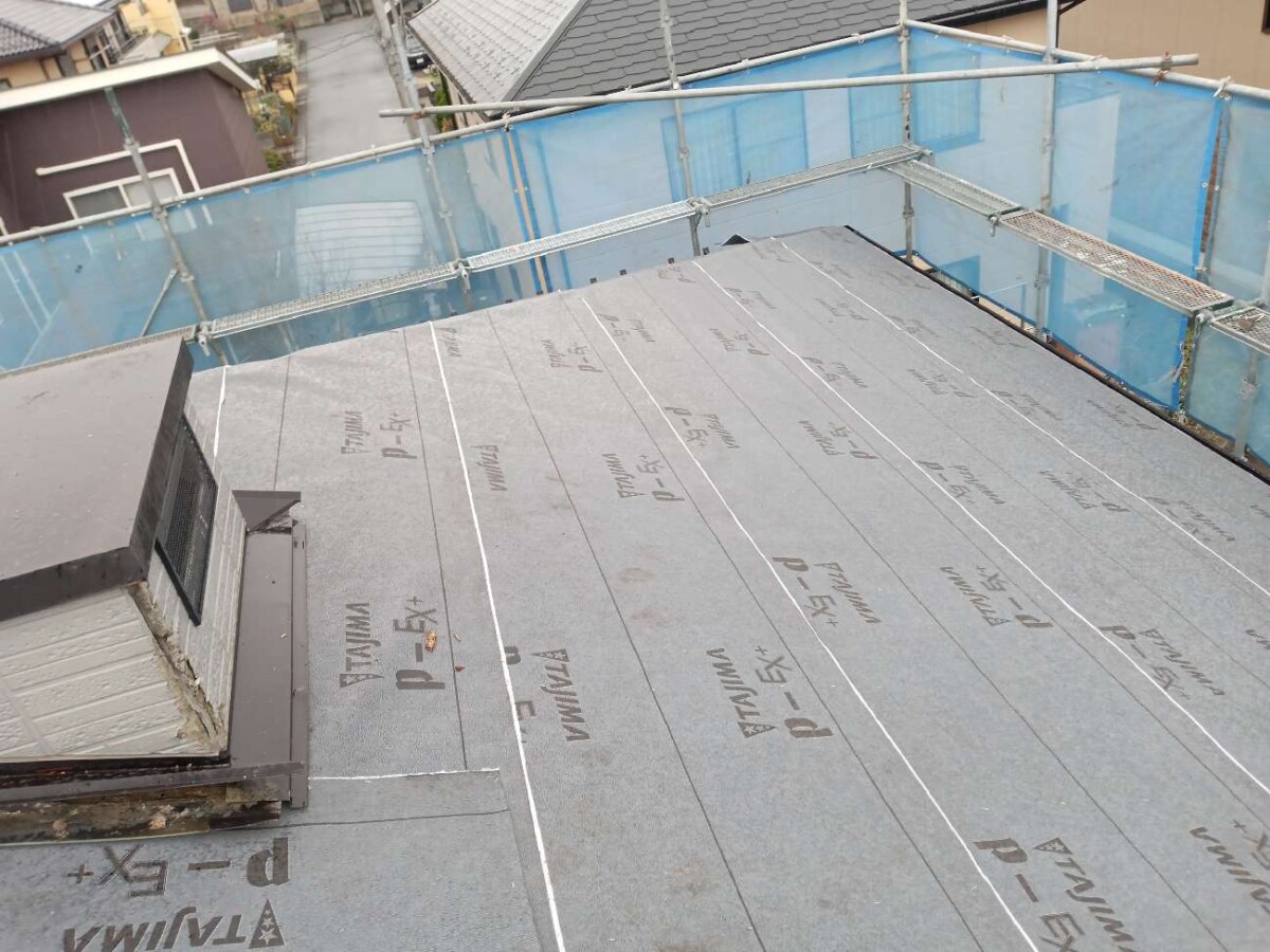 千葉県流山市　屋根カバー工事