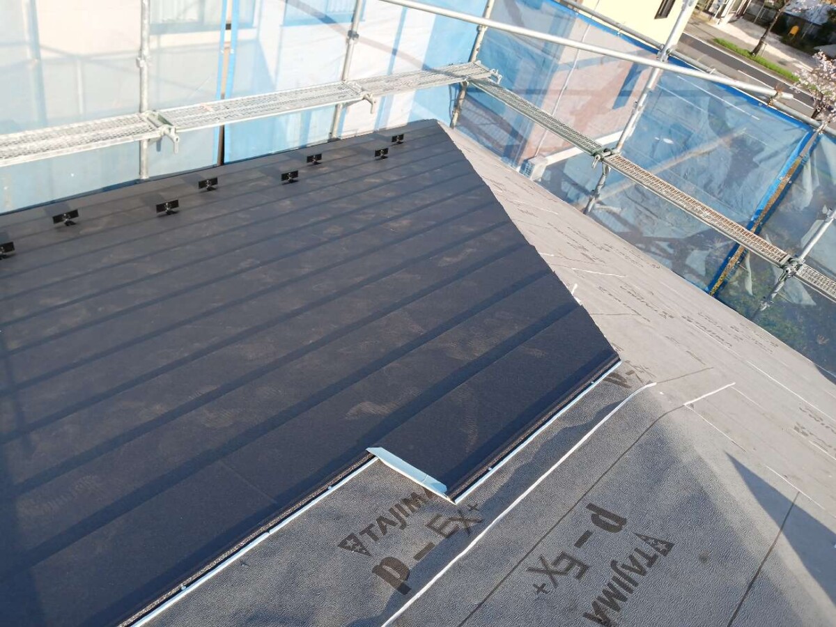 千葉県流山市　屋根カバー工事