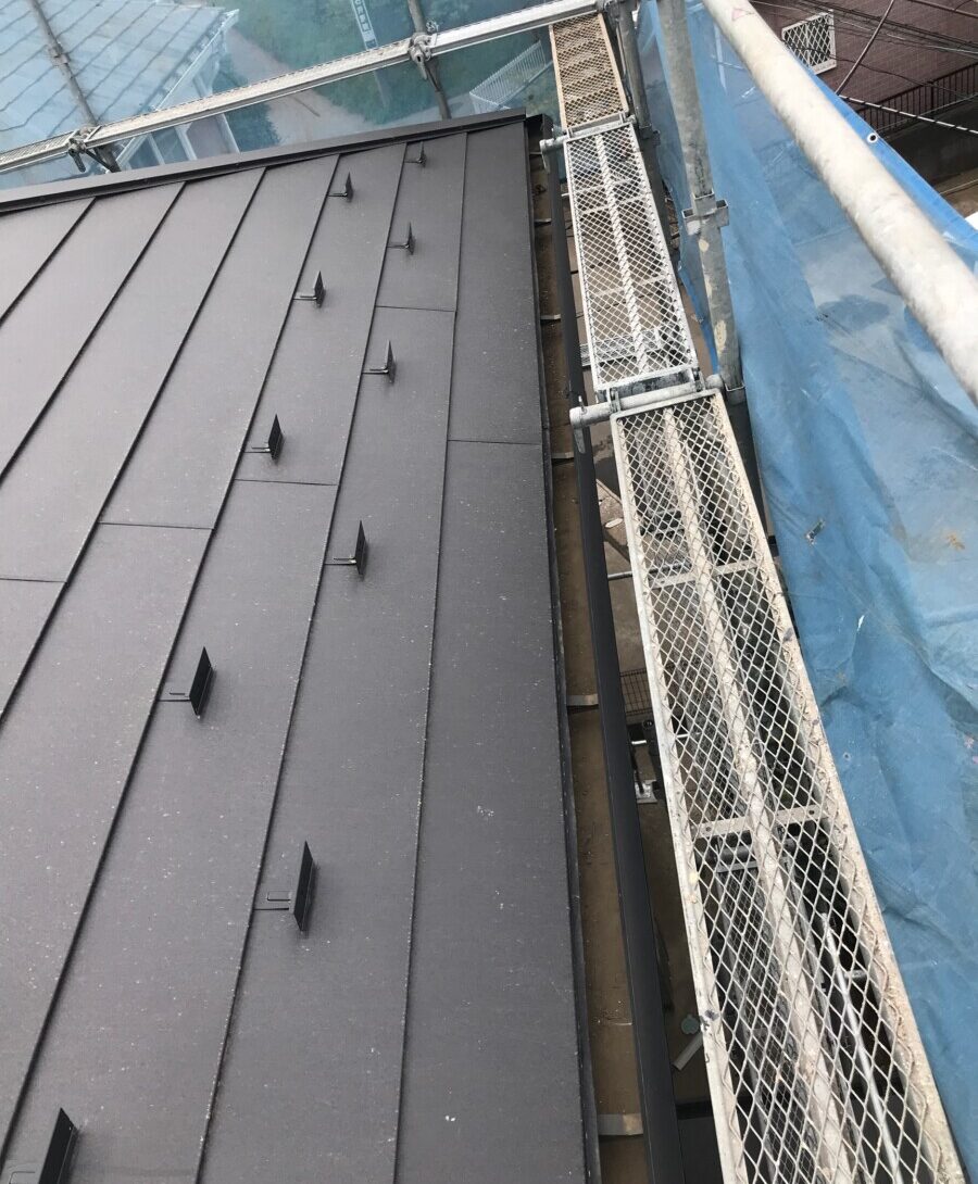 千葉県流山市　屋根カバー工事